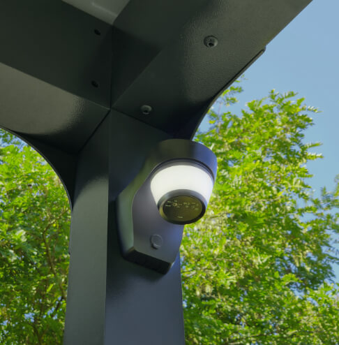 detail d'une lampe led du carport solaire Aterno ENR