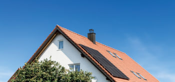 Rénovation énergétique : et si vous installiez des panneaux photovoltaïques ?