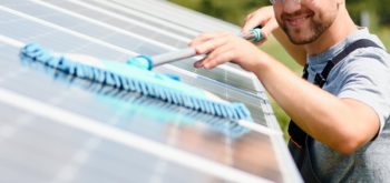 Comment nettoyer vos panneaux solaires photovoltaïques ?
